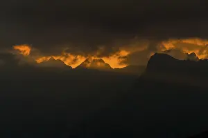 Sunrise In Austria Stampe: Dramatic clouds above Lechtal mountains