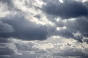 Dramatic Cloudy Skies Stampe: Dramatic clouds in the sky, dark rain clouds