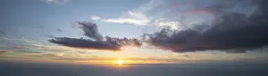 Deserted Sunset Stampe: Dramatic clouds, sunset