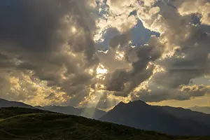 Sunset In The Alps Stampe: Dramatic clouds at sunset, above Kuhtai