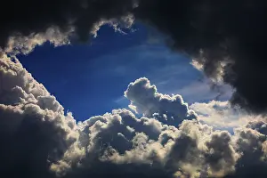 Cloudy Skies Stampe: Dramatic cloudscape with (cumulus) clouds