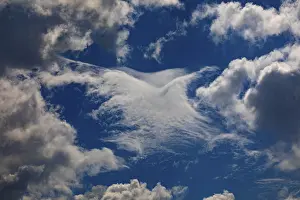 Blue Sky With Clouds Stampe: Dramatic cloudscape with (cumulus) clouds