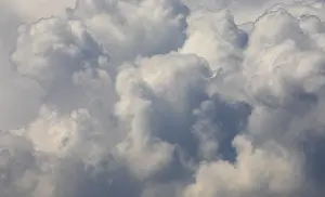 Cloudy Atmosphere Photography Stampe: Dramatic cloudscape with (cumulus) clouds