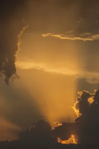 Dramatic Cloudy Atmosphere Stampe: Dramatic cloudy atmosphere in evening light