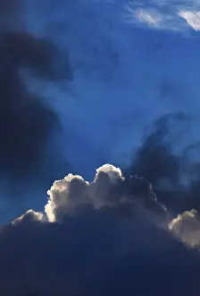 Dramatic Cloudy Sky Europe Stampe: Dramatic cloudy sky with clouds (cumulus)