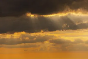 Evening Sky With Clouds Stampe: Dramatic cloudy sky in the evening