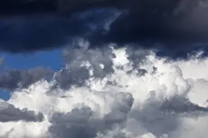 Northern Germany Weather Stampe: Dramatic cloudy sky just in front of thunderstorm