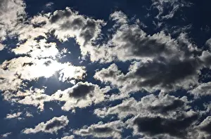 Dramatic Cloudy Skies Stampe: Dramatic cloudy sky with sunbeams