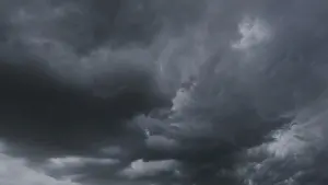 Gloomy Weather Forecast Stampe: Dramatic dark storm clouds in sky background