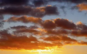 Atmospheric Evening Light Europe Stampe: Dramatic evening sky with clouds at sunset