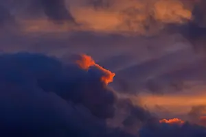 Evening Sunlight In Germany Stampe: Dramatic evening sky at sunset