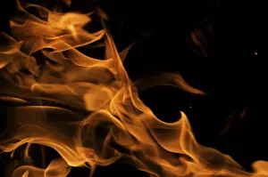 Dark Background Flames Stampe: Dramatic flames against A dark background