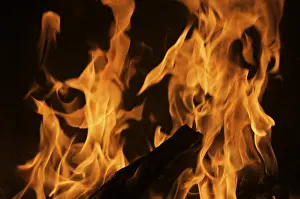 Deserted Fire Scene Stampe: Dramatic flames against A dark background
