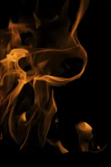 Plain Colored Background Wallpaper Stampe: Dramatic flames against A dark background