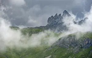 Cloudy Mountain Scenery Stampe: Dramatic mountain landscape with clouds