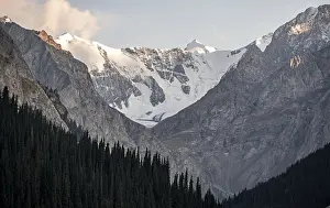 Kyrgyzstan Mountains Stampe: Dramatic mountains with glaciers