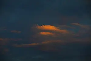 Cloudy Evening Skies Stampe: Dramatic red cloudscape at dusk