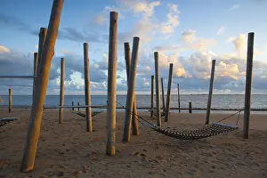 Deserted Danish Coast Stampe: Dramatic sunset on the empty beach