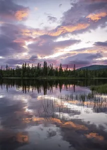 Dramatic Sunset Norway Stampe: Dramatic sunset by the river Namsen with reflection