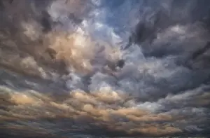 Deserted Evening Sky Stampe: Dramatic thunderstorm atmosphere after sunset