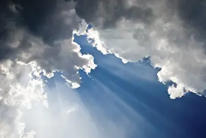 Cloudy Skies Landscape Stampe: Dramatically clouded sky