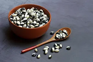 Dried Beans Stampe: Dried beans in shell with spoon