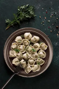 Detailed Food Image Stampe: Dumplings, on a dark background
