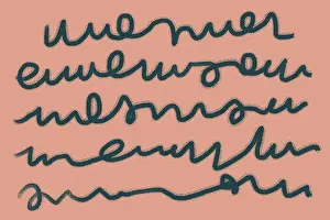 Salmone Rosa Stampe: Un pattern astratto dinamico con graffi scuri su sfondo rosa salmone.