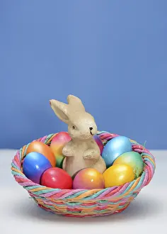 Easter Bunny Figurine Stampe: Easter egg, eggs, Easter, Easter nest