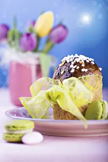 Food Photography Spring Theme Stampe: The easter installation with Easter bread