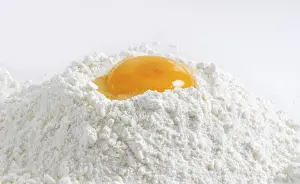 Cooking With Eggs Stampe: Egg in flour