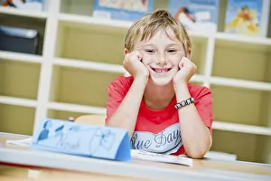 Primary School Classroom Stampe: Elementary school student