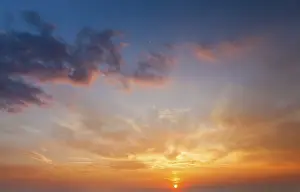 Evening Sun Setting Stampe: Evening sky with dramatic clouds