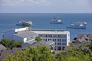 Helgoland Island Stampe: Excursion boats, hotel complex