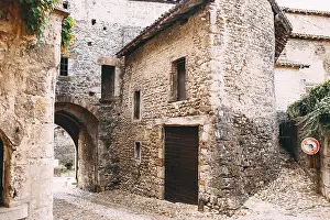 European Exterior Views Stampe: Facade of old stone buildings in Perouges, France