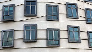 Czech Republic Landmark Stampe: Facade with windows, Dancing House