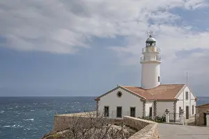Far De Capdepera Lighthouse Stampe: Far de Capdepera lighthouse, cliffs