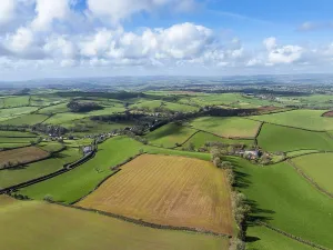 View From Above Devon England Stampe: Fields and Farms from a drone, Devon