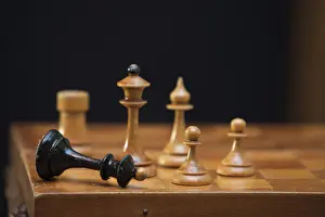 Board Game Strategy Stampe: The figures placed on the board