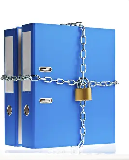 Data Protection Austria Stampe: A file folder locked with a chain and padlock