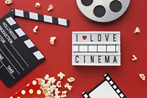 Red Background Concept Image Stampe: Flat lay cinema elements red background
