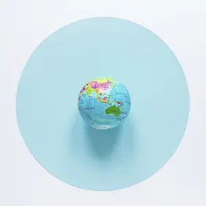 Blockchain Technology Symbol Stampe: Flat lay globe circle