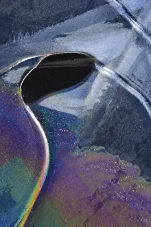 Close Up Ice Formation Stampe: Forms of ice in a puddle, ice crystals