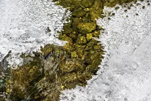 Deserted Waterfront Scenery Stampe: Forms and structures of ice on water
