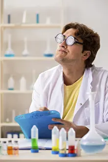 IL DNA Stampe: Il chimico divertente pazzo che fa esperimenti e test.