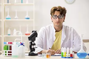 IL DNA Stampe: Un chimico divertente pazzo che fa esperimenti e test.