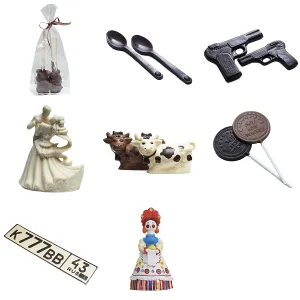Dessert Photography Studio Shot Stampe: Gift chocolates in form of amusing figures