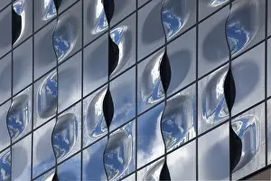 Elbe Philharmonic Hall Hamburg Stampe: Glass facade with reflection of clouds