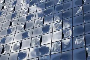 Elbe Philharmonic Hall Hamburg Stampe: Glass facade with reflection of clouds