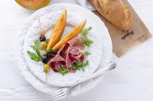 Mediterranean Breakfast Stampe: Ham with melon and olives